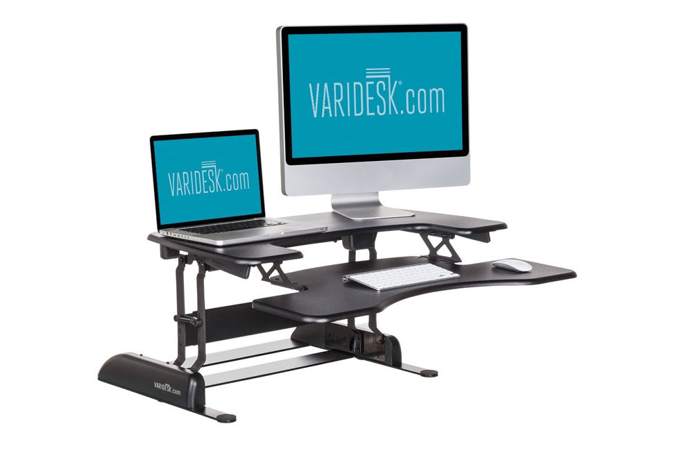 Adjustable standing desk